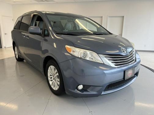 2017 Toyota Sienna XLE Premium