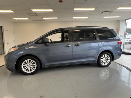 2017 Toyota Sienna XLE Premium