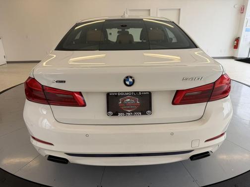 WHITE 2019 BMW 540 xDrive