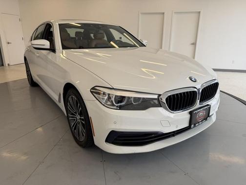 WHITE 2019 BMW 540 xDrive