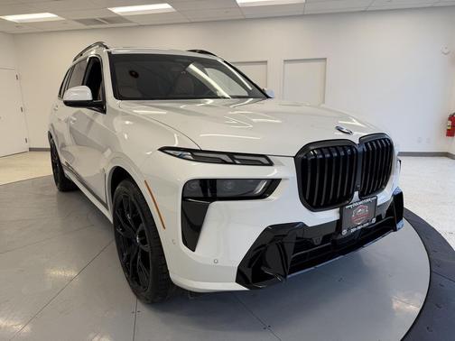 2025 BMW X7 xDrive40i