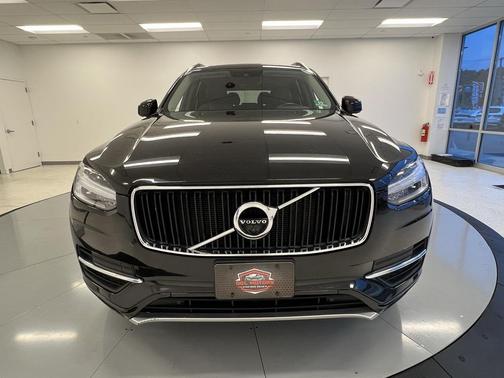 2018 Volvo XC90 T5 Momentum
