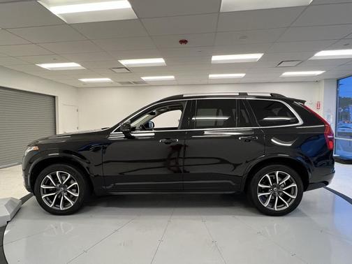2018 Volvo XC90 T5 Momentum
