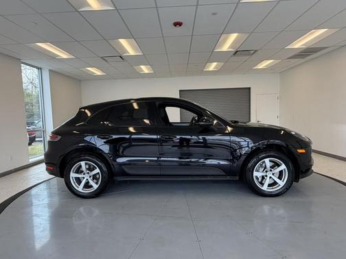 2021 Porsche Macan Macan