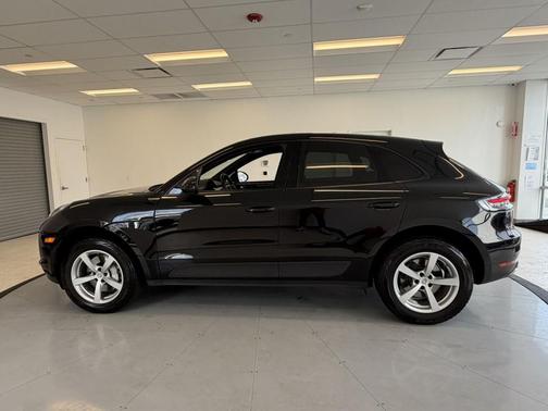 2021 Porsche Macan Macan