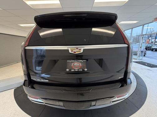 2023 Cadillac Escalade ESV Luxury