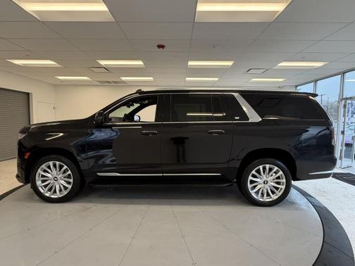 2023 Cadillac Escalade ESV Luxury