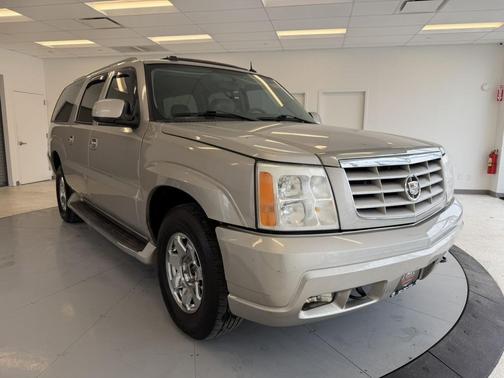 2004 Cadillac Escalade ESV Standard