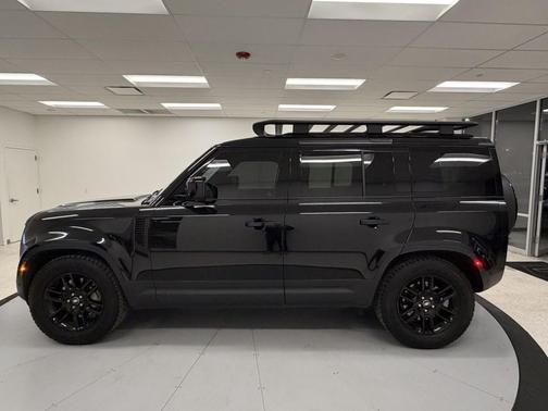 2025 Land Rover Defender 110 P400 S