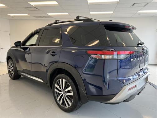 2022 Nissan Pathfinder Platinum 4WD