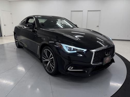 2022 INFINITI Q60 LUXE AWD