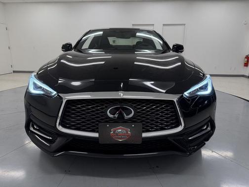2022 INFINITI Q60 LUXE AWD
