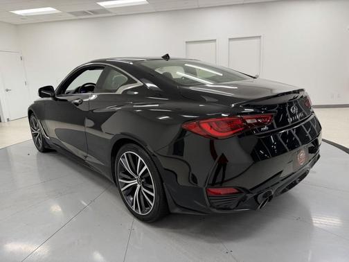 2022 INFINITI Q60 LUXE AWD