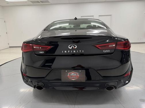 2022 INFINITI Q60 LUXE AWD