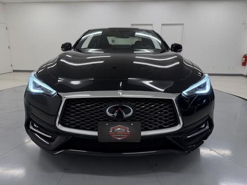 2022 INFINITI Q60 LUXE AWD