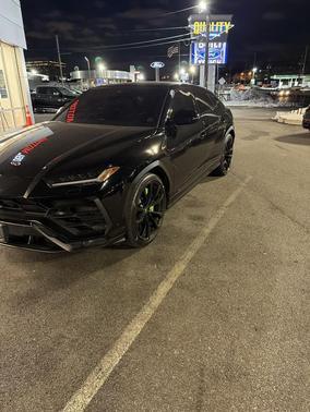 2022 Lamborghini Urus Graphite Capsule