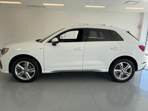 2022 Audi Q3 45 S line Premium