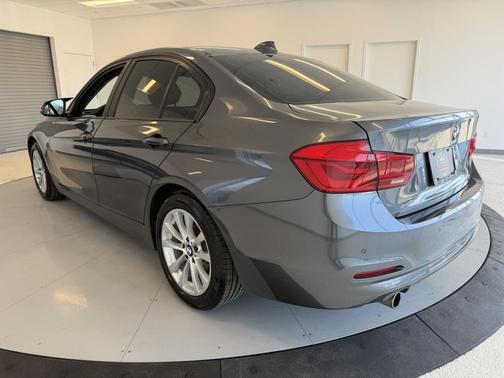 2017 BMW 320 i
