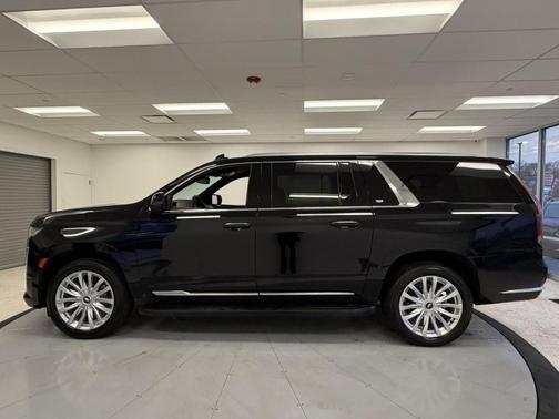 2023 Cadillac Escalade ESV Luxury