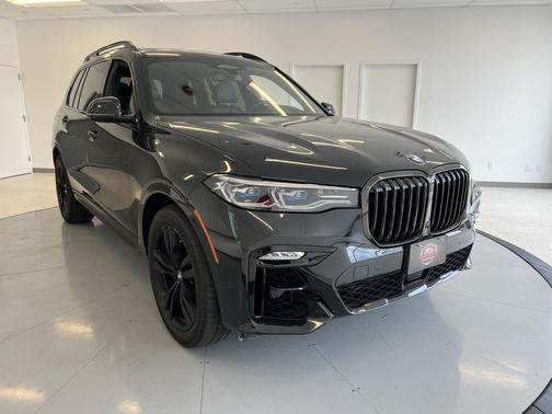 2022 BMW X7 M50i