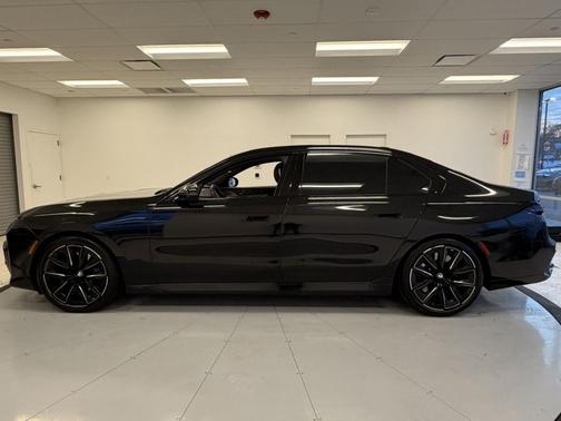 2023 BMW 760 i xDrive