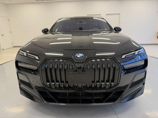 2023 BMW 760 i xDrive