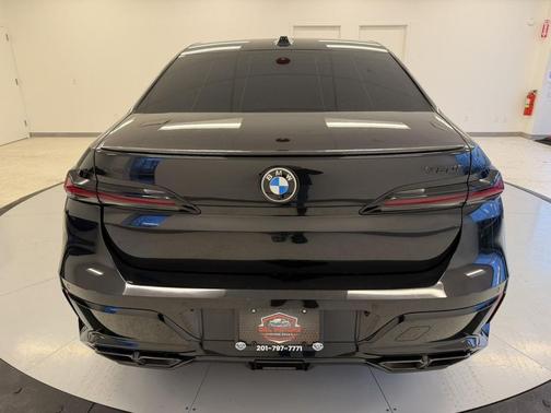 2023 BMW 760 i xDrive