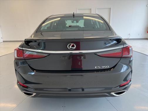 2022 Lexus ES 350 Base