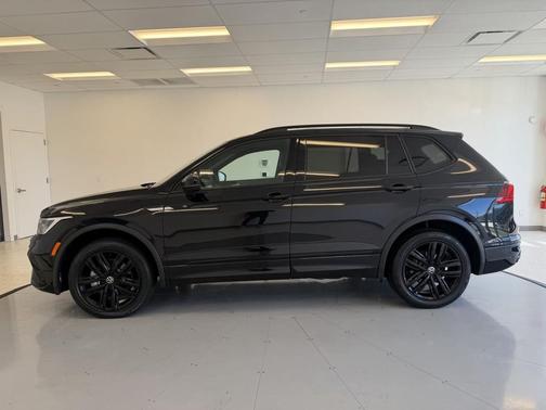 2022 Volkswagen Tiguan 2.0T SE R-Line Black 4MOTION