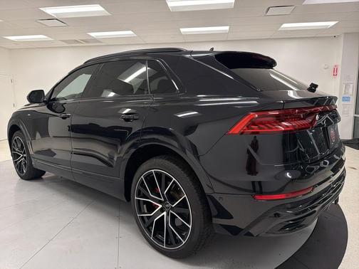 2021 Audi Q8 55 Premium Plus
