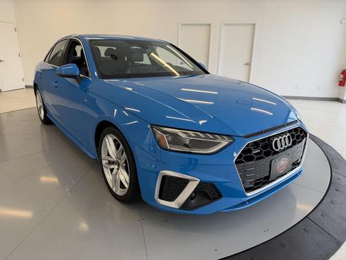 2022 Audi A4 45 S line Premium Plus