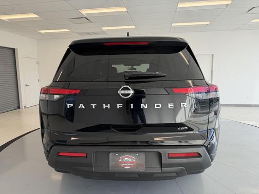 2024 Nissan Pathfinder S 4WD