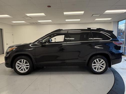 2015 Toyota Highlander LE