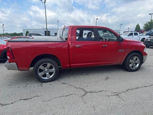 Photo 2 of 5 of 2016 RAM 1500 Big Horn