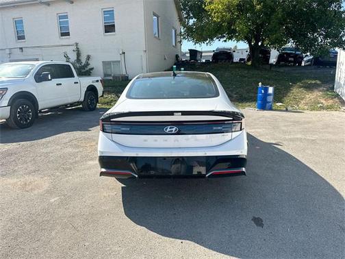 2024 Hyundai SONATA Hybrid Limited