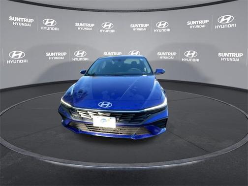 2025 Hyundai ELANTRA SE