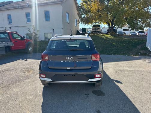 2024 Hyundai VENUE Limited