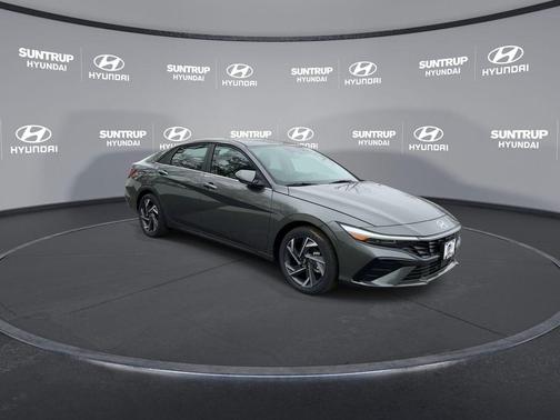 2025 Hyundai ELANTRA SEL