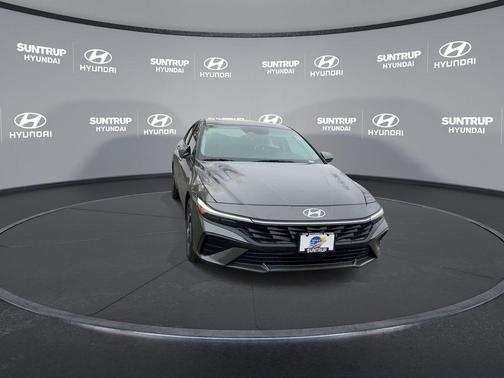 2025 Hyundai ELANTRA SEL