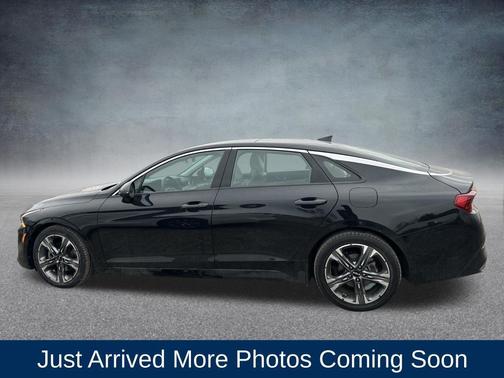 2022 Kia K5 EX