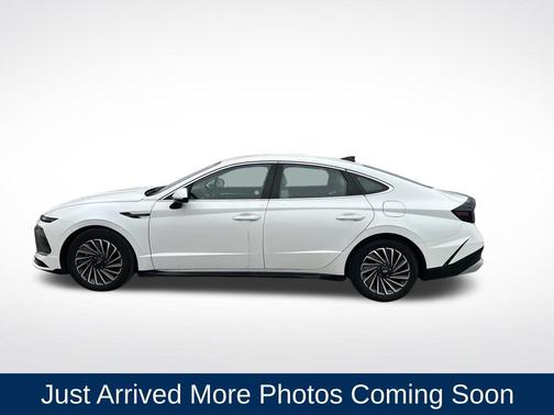 2024 Hyundai SONATA Hybrid SE