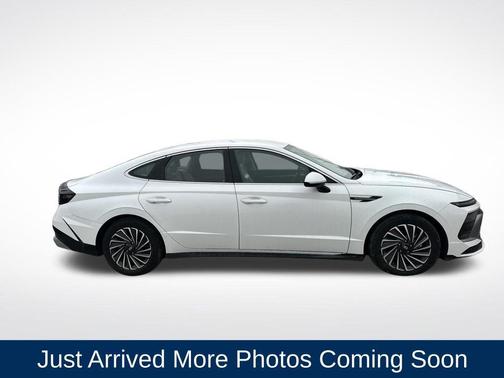 2024 Hyundai SONATA Hybrid SE
