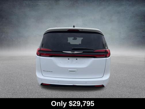Bright White Clearcoat 2025 Chrysler Pacifica L