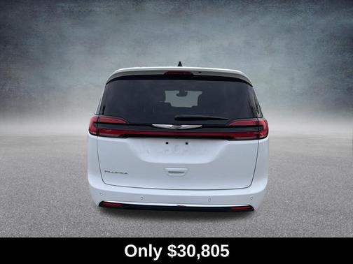 Bright White Clearcoat 2025 Chrysler Pacifica L