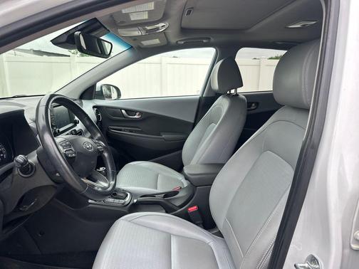 Chalk White 2020 Hyundai KONA Limited