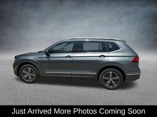 Platinum Gray Metallic 2020 Volkswagen Tiguan 2.0T SEL R-Line 4MOTION