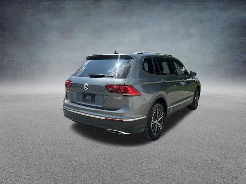 Platinum Gray Metallic 2020 Volkswagen Tiguan 2.0T SEL R-Line 4MOTION