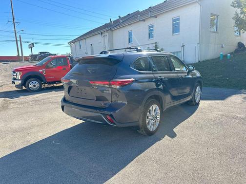 2022 Toyota Highlander Hybrid Limited