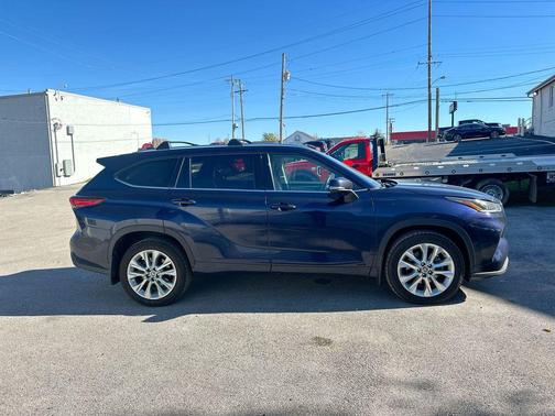 2022 Toyota Highlander Hybrid Limited