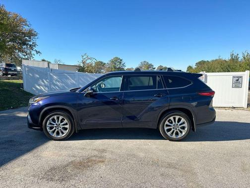 2022 Toyota Highlander Hybrid Limited